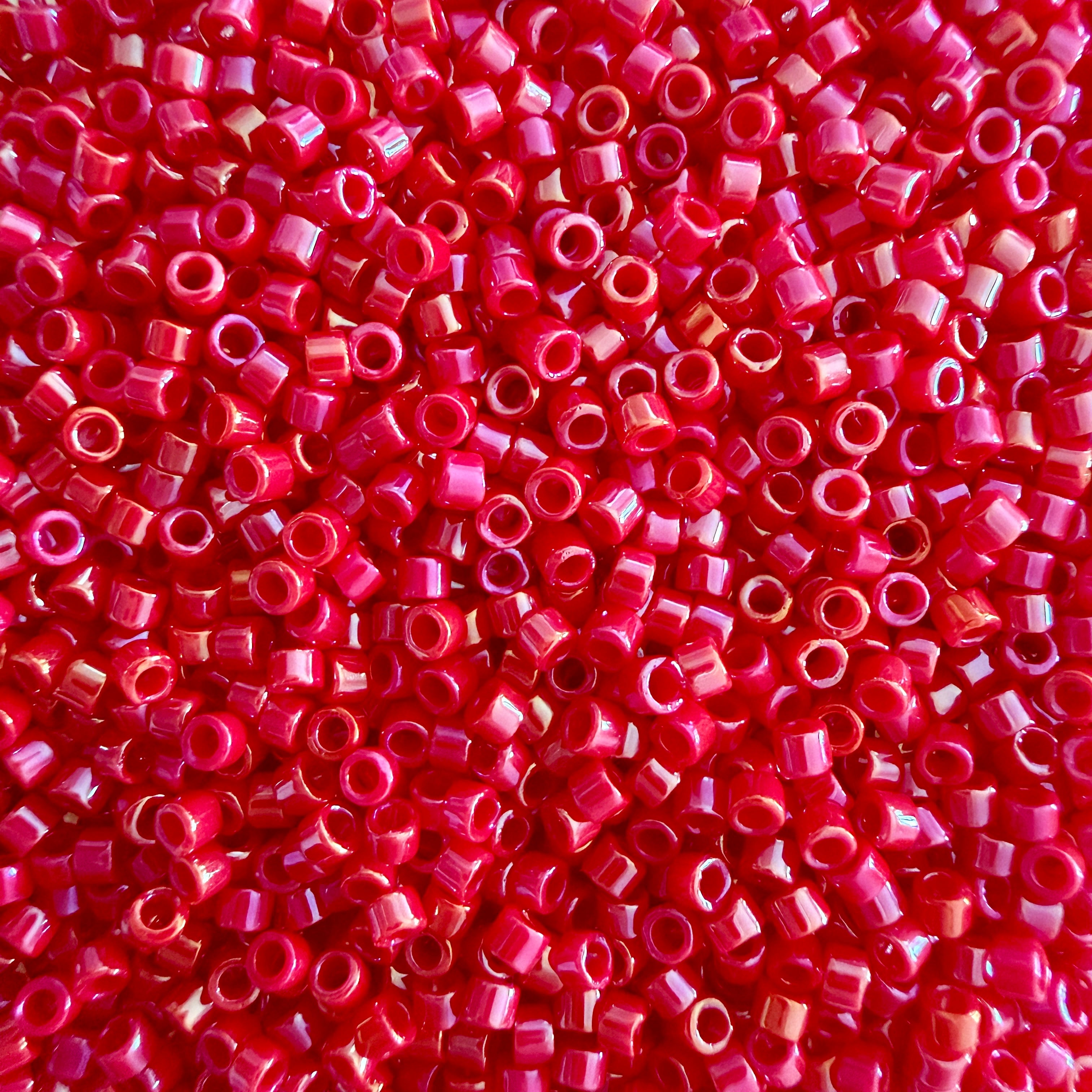 Miyuki Delica 11/0 DB0214 Rojo Opaque Luster Red